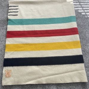 HUDSON’S BAY // vintage HBC 100% wool made in England 4-point blanket